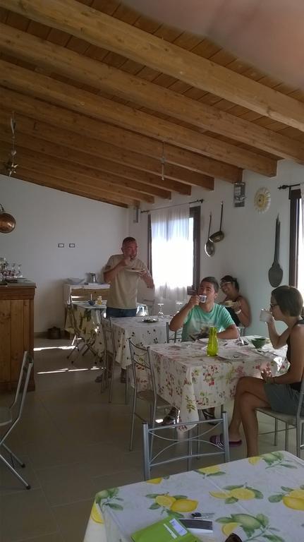 B&B Il Mirto Di Paola Torpè Kültér fotó